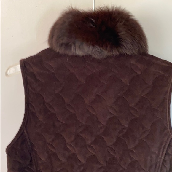 NWT- women’s brown vest with fur collar - Picture 4 of 4
